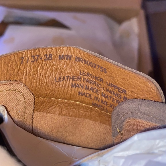 NEW Born Distressed Taupe Leather Ankle Booties Boots Brown Tan Women’s 7 M NIB - Picture 9 of 12